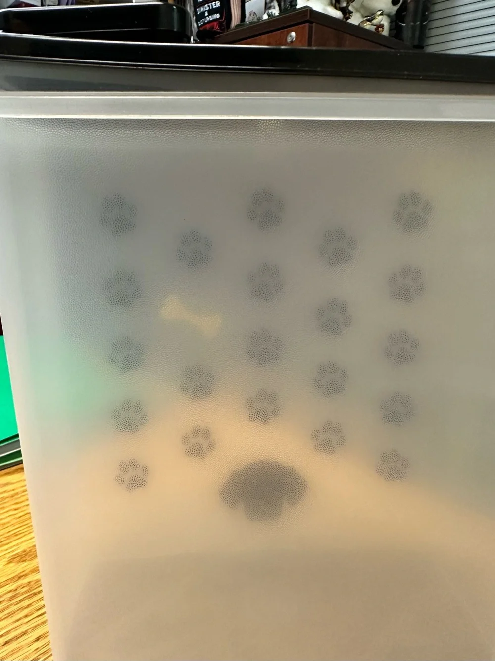 Tupperware Cereal Storer for Dog Treats, Brand New